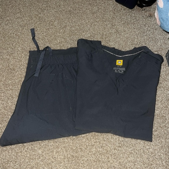 Wonder Wink Scrub Set - Picture 1 of 1